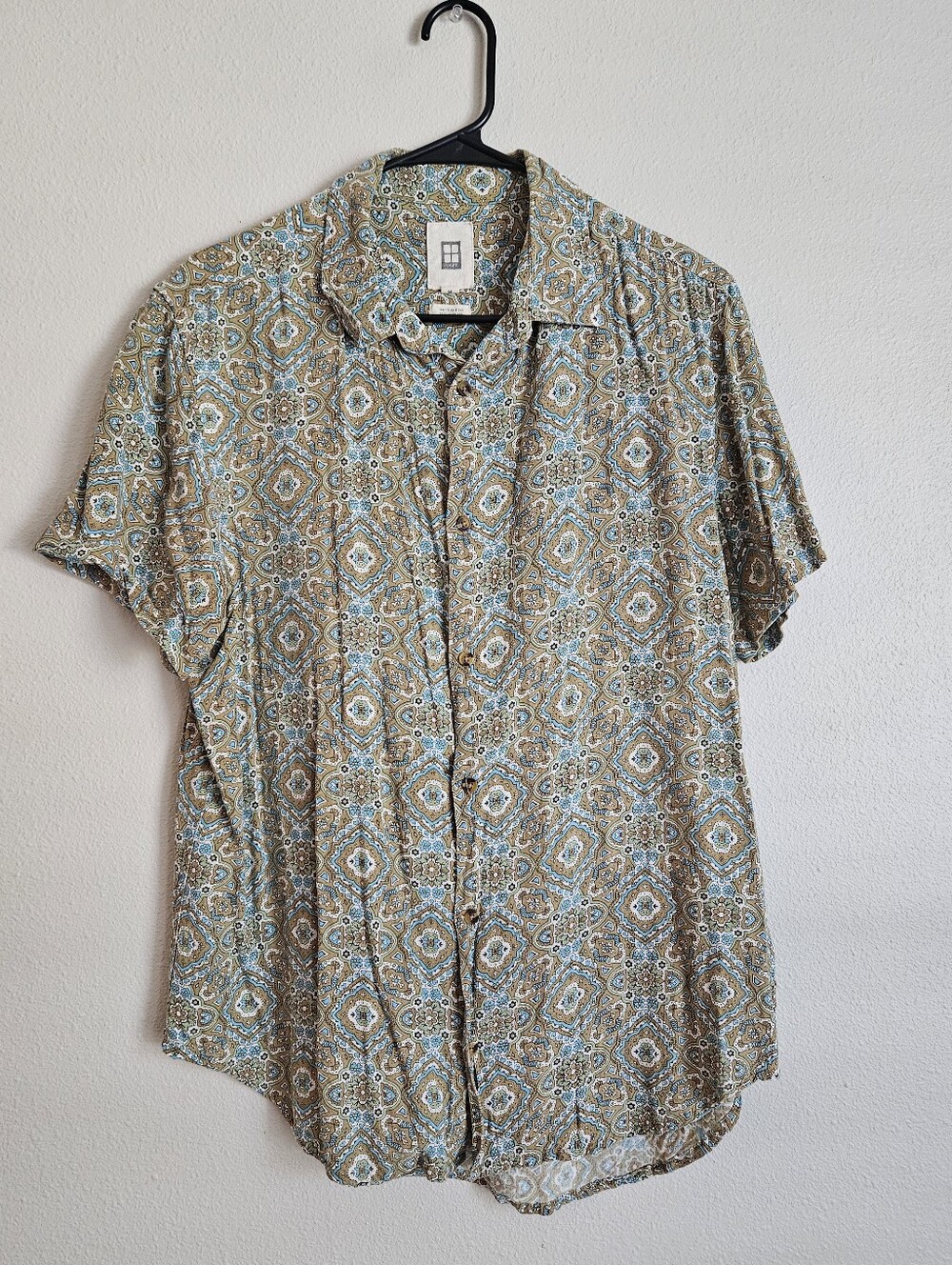 Insight Men's Casual Button Up